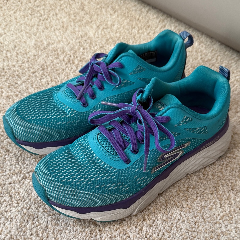 Skechers Women's Go Run size 6